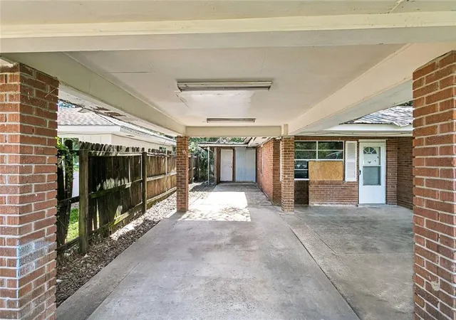 Photo 3 of Single family home for sale at 245 N Dryades St, Ponchatoula, LA 70454 | MLS# 2573583 | Listing updated on 2026-08-21