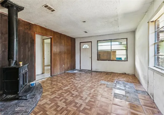 Photo 4 of Single family home for sale at 245 N Dryades St, Ponchatoula, LA 70454 | MLS# 2573583 | Listing updated on 2026-09-25
