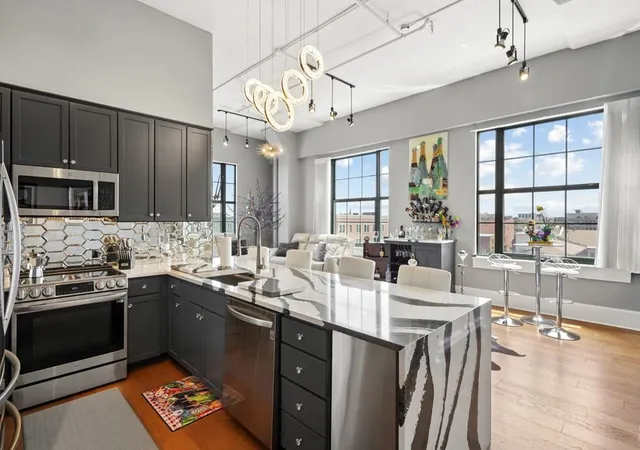 Photo 2 of Condo for sale at 1201 Canal St #452, New Orleans, LA 70112 | MLS# 2573056 | Listing updated on 2026-08-24