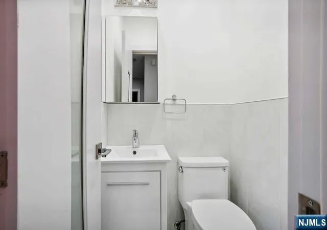 Photo 4 of Sale Pending at 118 Sunset Ln, Tenafly, NJ 07670 | MLS# 24029736 | Listing updated on 2026-07-22