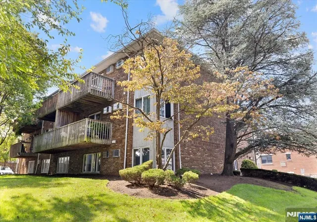 2nd image of 16 Elm St, Bergenfield, NJ 07621