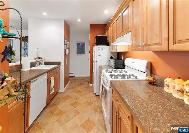 5th image of 16 Elm St #1, Bergenfield, NJ 07621 | MLS# 25031929