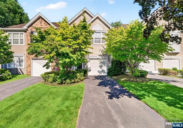 2nd image of 404 Green Mountain Rd, Mahwah, NJ 07430 | MLS# 25044136