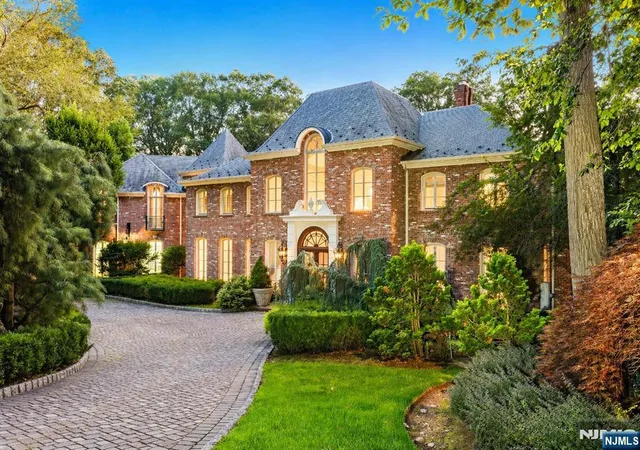 Photo 3 of Single family home for sale at 47 Fox Hedge Rd, Saddle River, NJ 07458 | MLS# 26001479 | Listing updated on 2026-08-21
