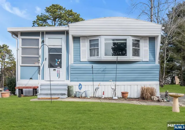 3rd image of 44 Nancy Ln, Barnegat, NJ 08005 | MLS# 26002290