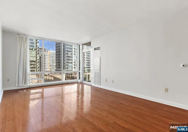 Photo 4 of Condo for sale at 20 Newport Pkwy #1209, Jersey City, NJ 07310 | MLS# 26003223 | Listing updated on 2026-08-28