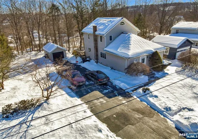 Photo 3 of Single family home for sale at 20 Center St, Butler Borough, NJ 07405 | MLS# 26003789 | Listing updated on 2026-08-05