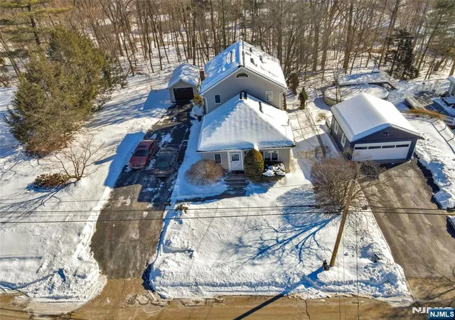 Photo 3 of Single family home for sale at 20 Center St, Butler Borough, NJ 07405 | MLS# 26003789 | Listing updated on 2026-08-05