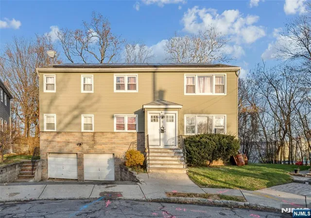 Photo 1 of Sale Pending at 18 Gifford Ct, Maplewood, NJ 07040 | MLS# 26004955 | Listing updated on 2026-08-31