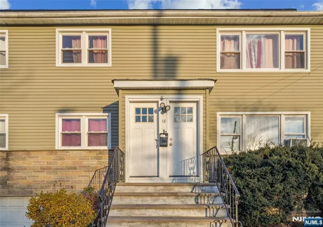 Photo 2 of Sale Pending at 18 Gifford Ct, Maplewood, NJ 07040 | MLS# 26004955 | Listing updated on 2026-08-31