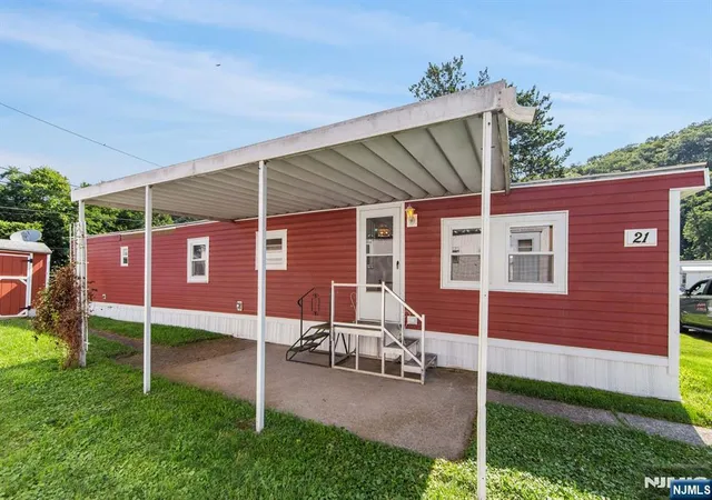 1st image of 190 #21 Us Hwy 46, Knowlton, NJ 07832 | MLS# 26005258