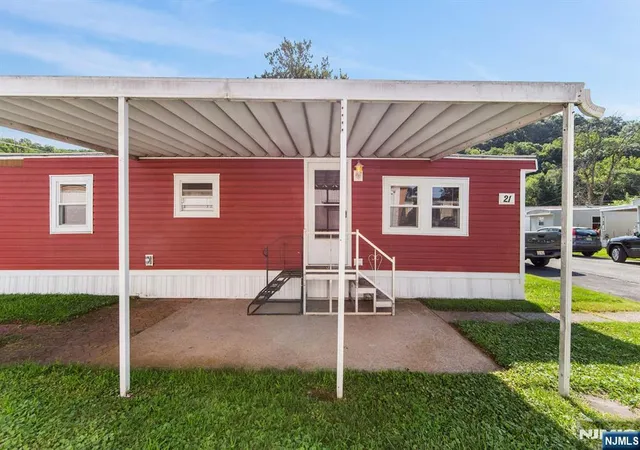 2nd image of 190 #21 Us Hwy 46, Knowlton, NJ 07832 | MLS# 26005258