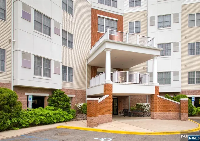House for sale at 189 Forest Ave #216, Paramus, NJ 07652 | MLS# 26006044 | Listing updated on 2026-08-30