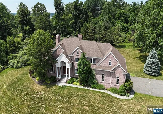 Photo 1 of Sale Pending at 6 Trout Brook Ct, Chester Township, NJ 07930 | MLS# 26006472 | Listing updated on 2026-09-10