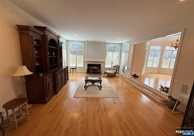 Photo 3 of Sale Pending at 6 Trout Brook Ct, Chester Township, NJ 07930 | MLS# 26006472 | Listing updated on 2026-09-10