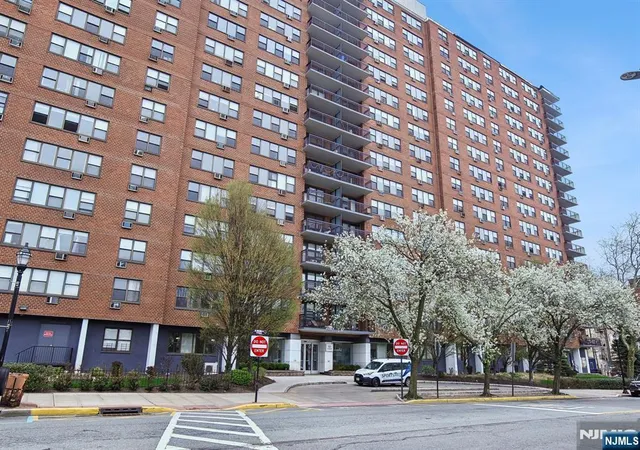 2nd image of 500 Central Ave, Union City, NJ 07087