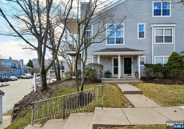 2nd image of 1317 Paddington Rd, Mahwah, NJ 07430 | MLS# 26007709