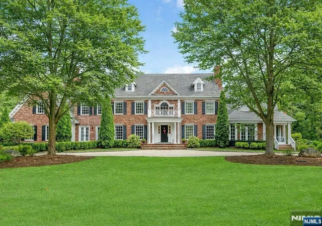 Photo 1 of Single family home for sale at 7 Charlden Dr, Saddle River, NJ 07458 | MLS# 26008091 | Listing updated on 2026-08-27