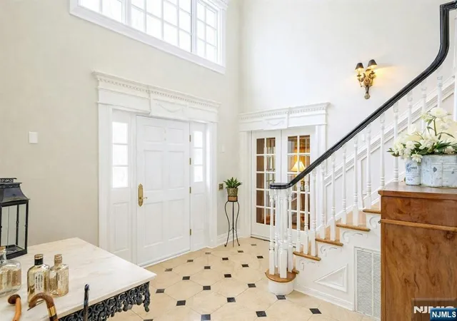 Photo 3 of Single family home for sale at 7 Charlden Dr, Saddle River, NJ 07458 | MLS# 26008091 | Listing updated on 2026-08-27