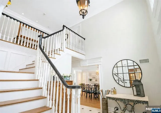 Photo 4 of Single family home for sale at 7 Charlden Dr, Saddle River, NJ 07458 | MLS# 26008091 | Listing updated on 2026-08-27