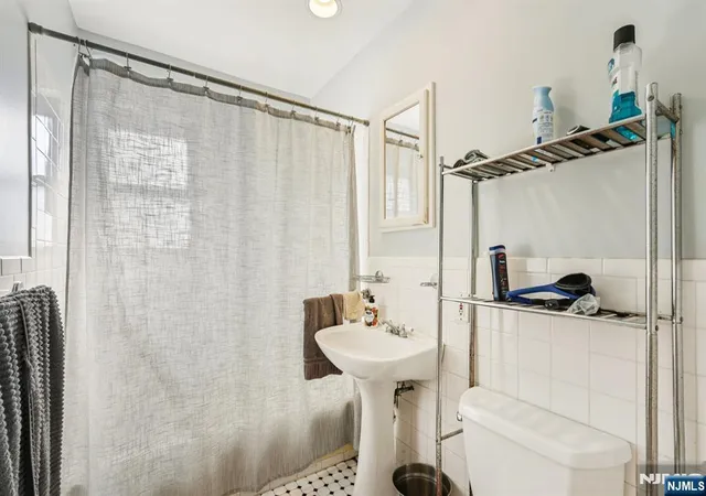 10th image of 21 Colonial Dr #211, Little Falls, NJ 07424 | MLS# 26008157