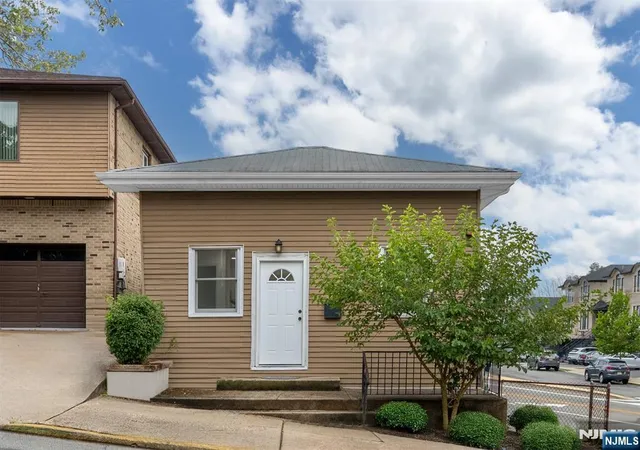 1st image of 418 E Brinkerhoff Ave, Palisades Park, NJ 07650 | MLS# 26008904