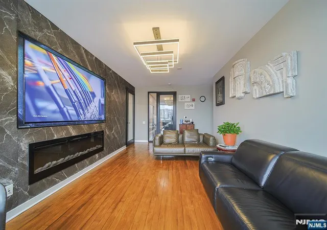 2nd image of 612 Hudson Park #612, Edgewater, NJ 07020 | MLS# 26009021