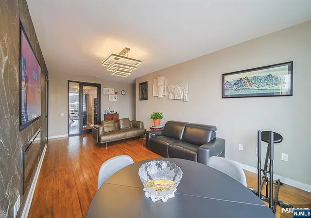 4th image of 612 Hudson Park, Edgewater, NJ 07020