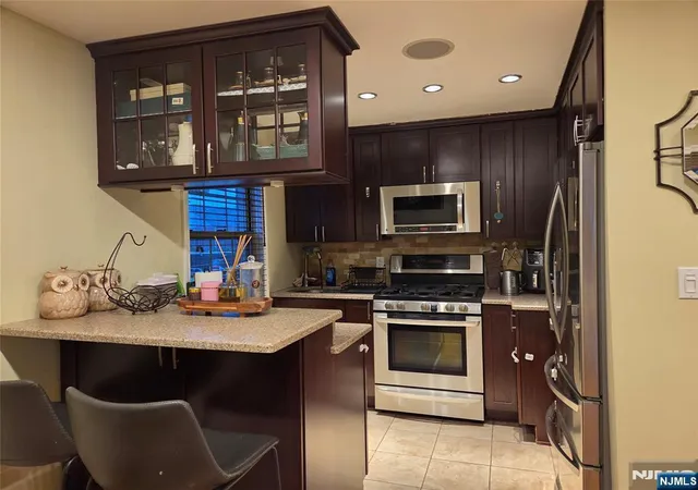 Photo 2 of House for sale at 1267 Anderson Ave #1, Fort Lee, NJ 07024 | MLS# 26009339 | Listing updated on 2026-09-03