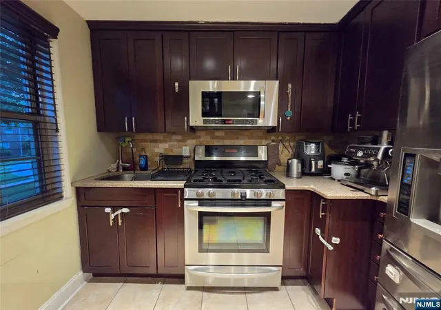 Photo 3 of House for sale at 1267 Anderson Ave #1, Fort Lee, NJ 07024 | MLS# 26009339 | Listing updated on 2026-09-03