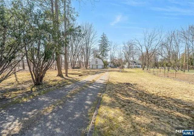 5th image of 510 W Saddle River Rd, Ridgewood, NJ 07450 | MLS# 26009663