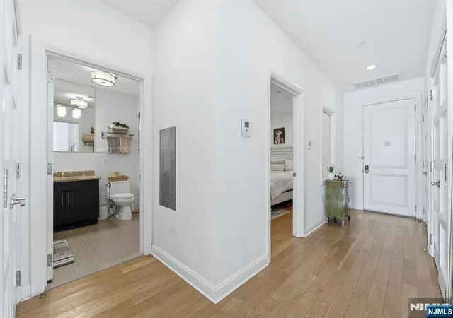 2nd image of 9 Somerset Ln #408, Edgewater, NJ 07020 | MLS# 26010250