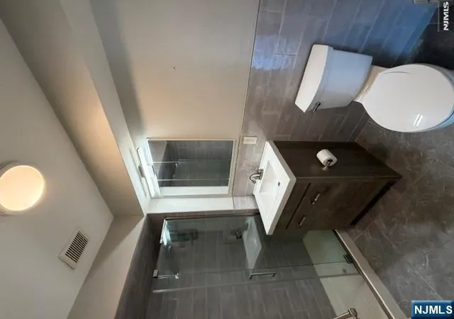 Listing Photo 2 - Condo for sale in building located at 33 Henry Pl, Hackensack, NJ 07601 - Unit #B4
