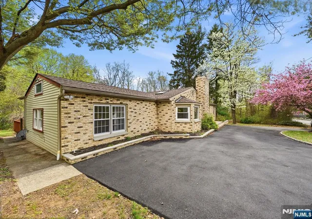 Photo 3 of Sale Pending at 356 North Rd, Chester Township, NJ 07930 | MLS# 26010379 | Listing updated on 2026-08-28