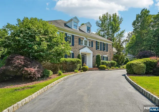3rd image of 416 Devonshire Dr, Franklin Lakes, NJ 07417 | MLS# 26010615