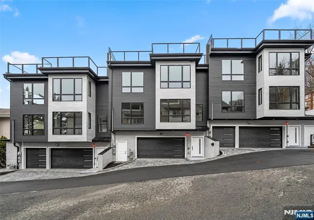 Photo 3 of Condo for sale at 1456 River Rd #B, Edgewater, NJ 07020 | MLS# 26010784 | Listing updated on 2026-09-12