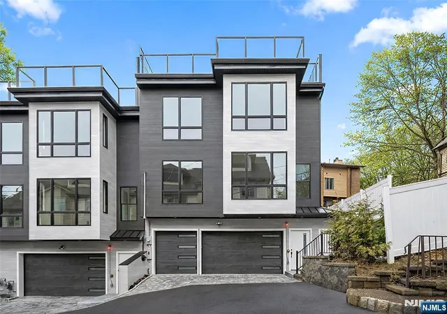 Listing Photo 4 - Condo for sale in building located at 1456 River Rd, Edgewater, NJ 07020 - Unit #B