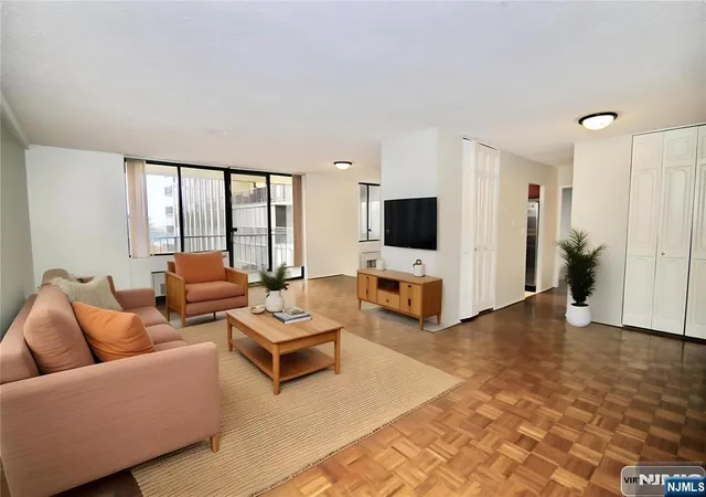 5th image of 300 Winston Dr #106, Cliffside Park, NJ 07010 | MLS# 26010837