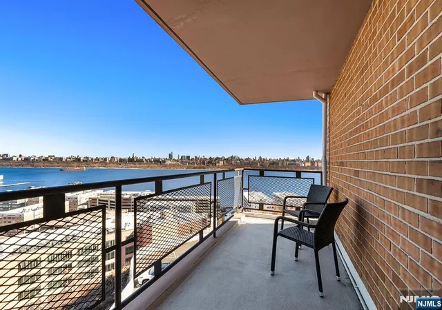 Listing Photo 5 - Condo for sale in building located at 8800Th Blvd E, Jersey City, NJ 07047 - Unit #005E