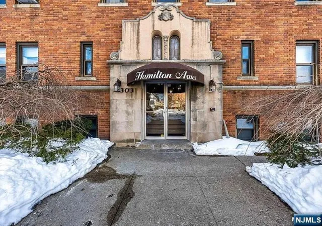 Photo 3 of Sale Pending at 303 Hamilton Pl #B4, Hackensack, NJ 07601 | MLS# 26011593 | Listing updated on 2026-08-26