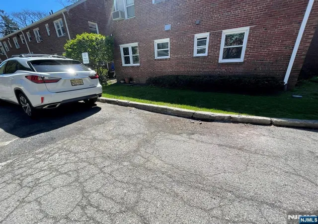 2nd image of 151 Palisade Ave, Englewood, NJ 07631