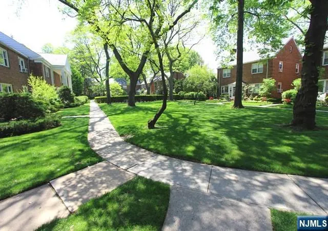 4th image of 151 Palisade Ave, Englewood, NJ 07631