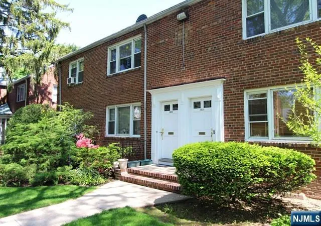 5th image of 151 Palisade Ave, Englewood, NJ 07631