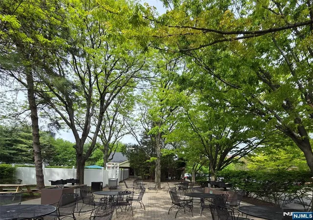 2nd image of 603 Ellery Ct, Edgewater, NJ 07020