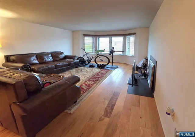 Listing Photo 5 - Condo for sale in building located at 603 Ellery Ct, Edgewater, NJ 07020 - Unit #603