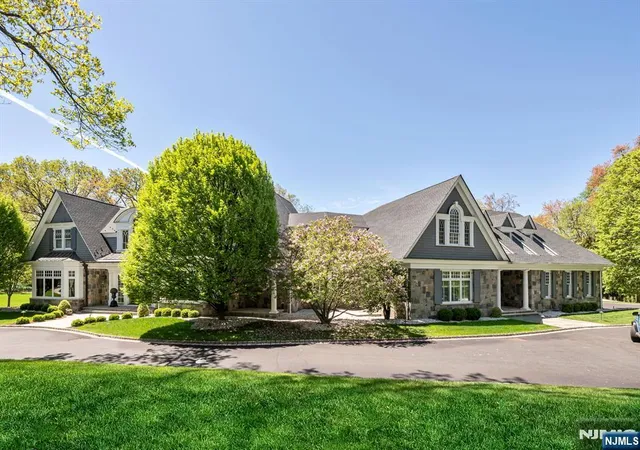 3rd image of 340 Indian Trail Dr, Franklin Lakes, NJ 07417 | MLS# 26012619
