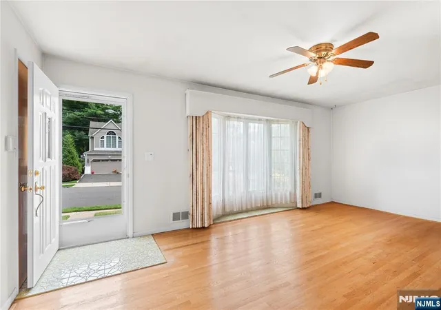 5th image of 380 Howard St, Twp Of Washington, NJ 07676 | MLS# 26012674