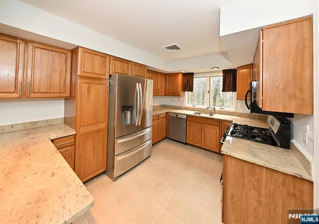 5th image of 47 Bentley Dr, Franklin Lakes, NJ 07417 | MLS# 26012926