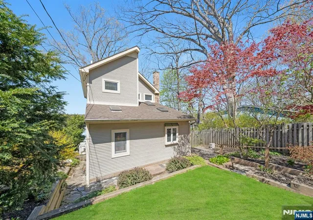 2nd image of 95 Wildwood Rd, Jefferson Township, NJ 07438 | MLS# 26013779