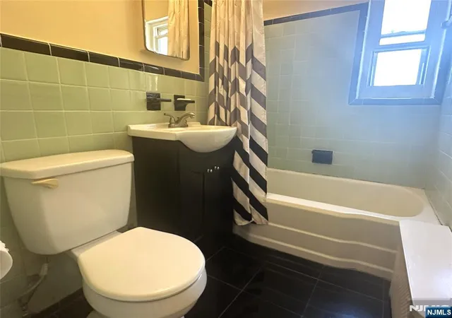 Listing Photo 2 - Condo for sale in building located at 460 Heath Pl, Hackensack, NJ 07601 - Unit #48